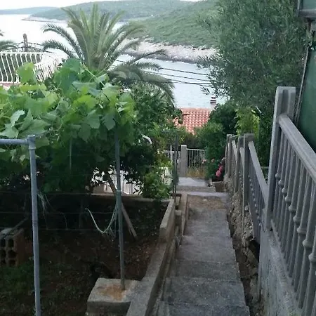 Sliskovic Apartment Vis